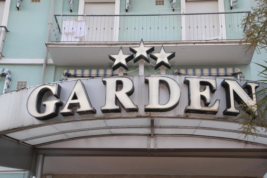 Hotel Garden Cattolica Extérieur photo