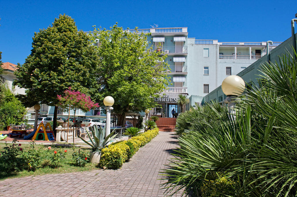 Hotel Garden Cattolica Extérieur photo