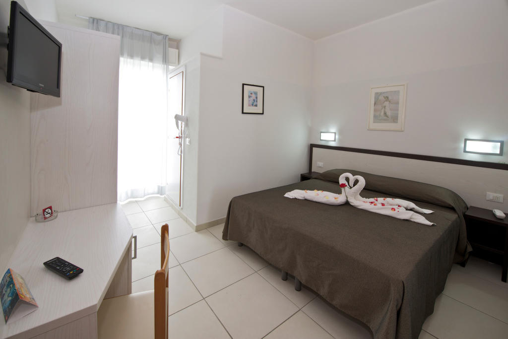 Hotel Garden Cattolica Extérieur photo